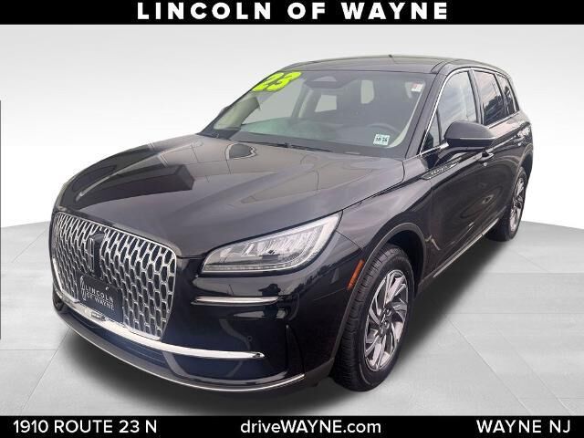 2023 Lincoln Corsair Standard — photo 1 of 7