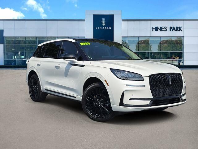 2023 Lincoln Corsair Standard — photo 1 of 13