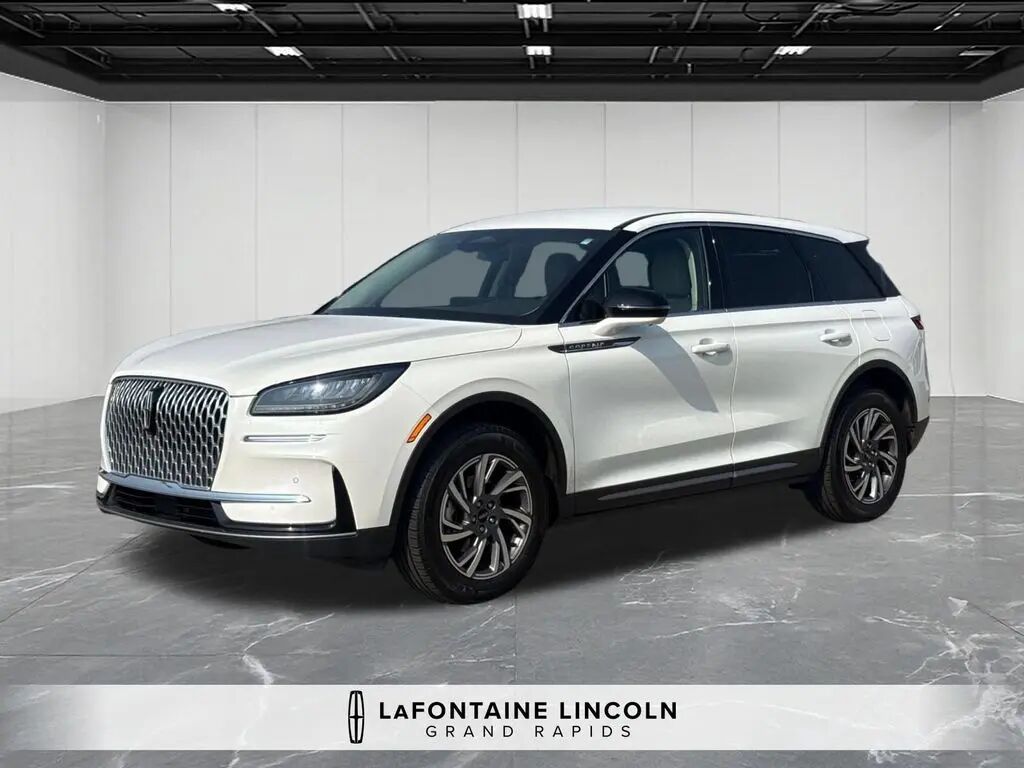 2024 Lincoln Corsair Premiere — photo 1 of 26
