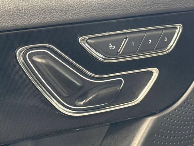 2023 Lincoln Corsair Standard — photo 1 of 40