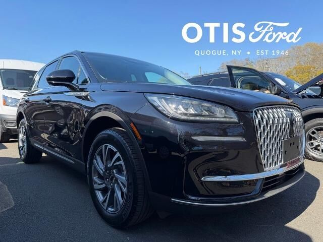 2023 Lincoln Corsair Standard — photo 1 of 3