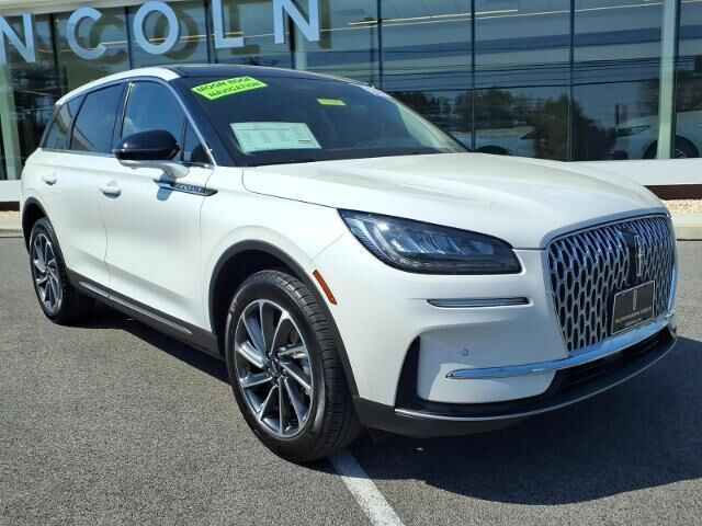 2024 Lincoln Corsair Premiere — photo 1 of 39