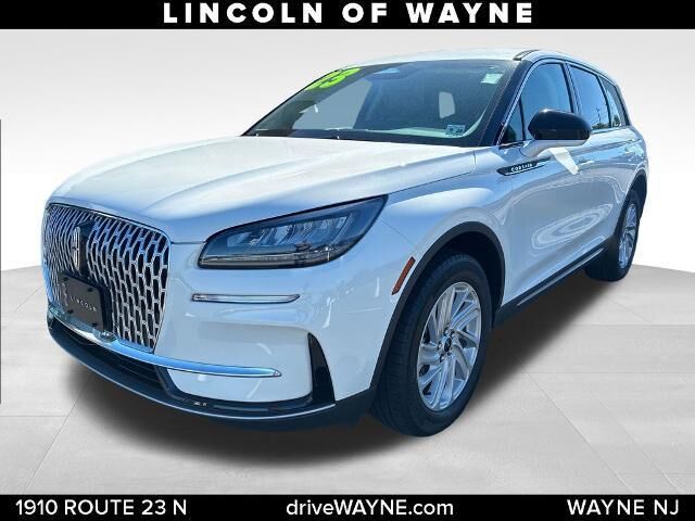 2023 Lincoln Corsair Standard — photo 1 of 40