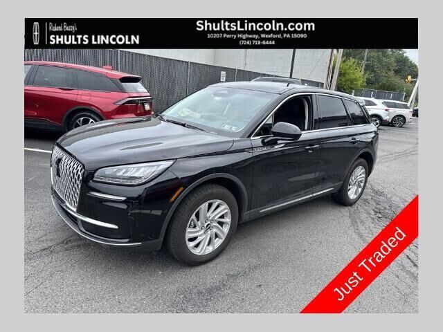 2023 Lincoln Corsair Standard — photo 1 of 9