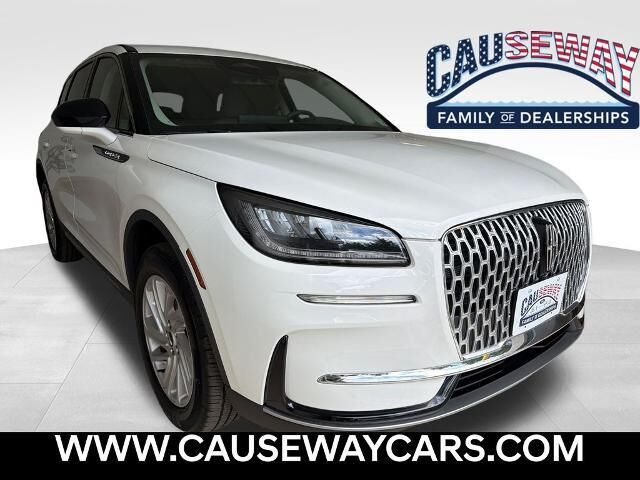 2023 Lincoln Corsair Standard — photo 1 of 13