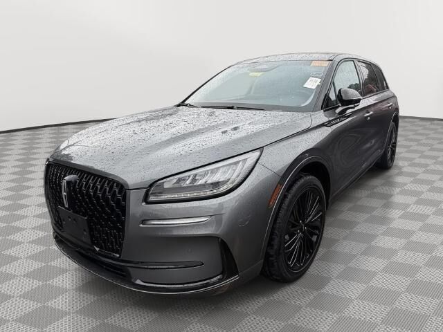 2025 Lincoln Corsair Premiere — photo 1 of 16