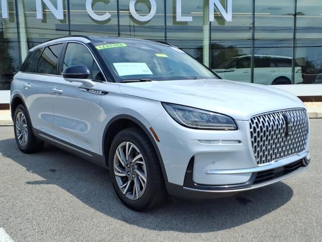 2025 Lincoln Corsair Premiere — photo 1 of 13