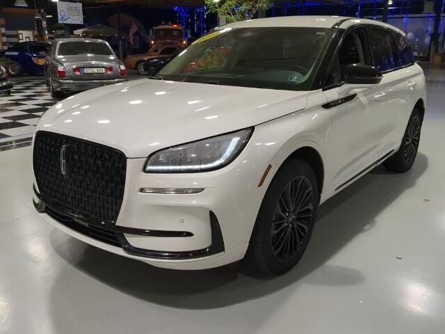 2025 Lincoln Corsair Premiere — photo 1 of 26