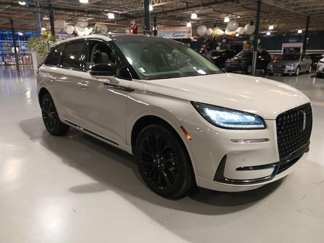 2023 Lincoln Corsair Standard — photo 1 of 26