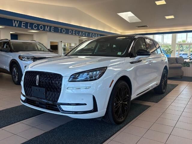 2023 Lincoln Corsair Standard — photo 1 of 39