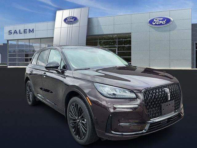 2023 Lincoln Corsair Standard — photo 1 of 26