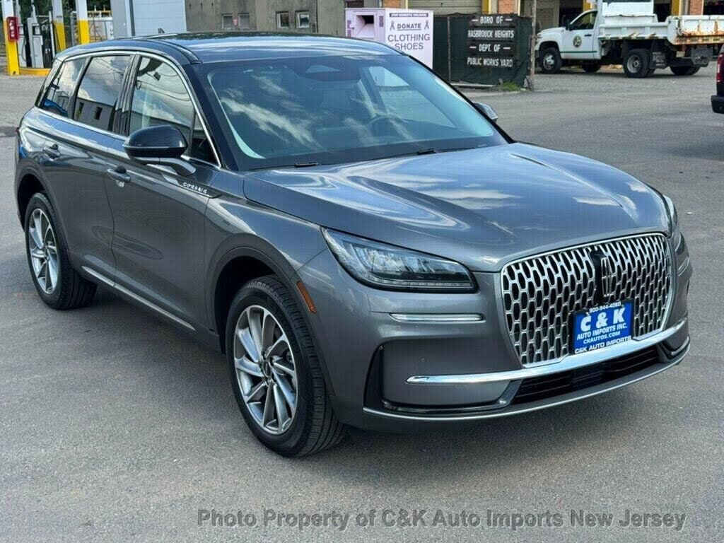 2024 Lincoln Corsair Premiere — photo 1 of 1