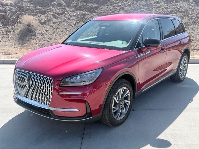 2025 Lincoln Corsair Premiere — photo 1 of 76