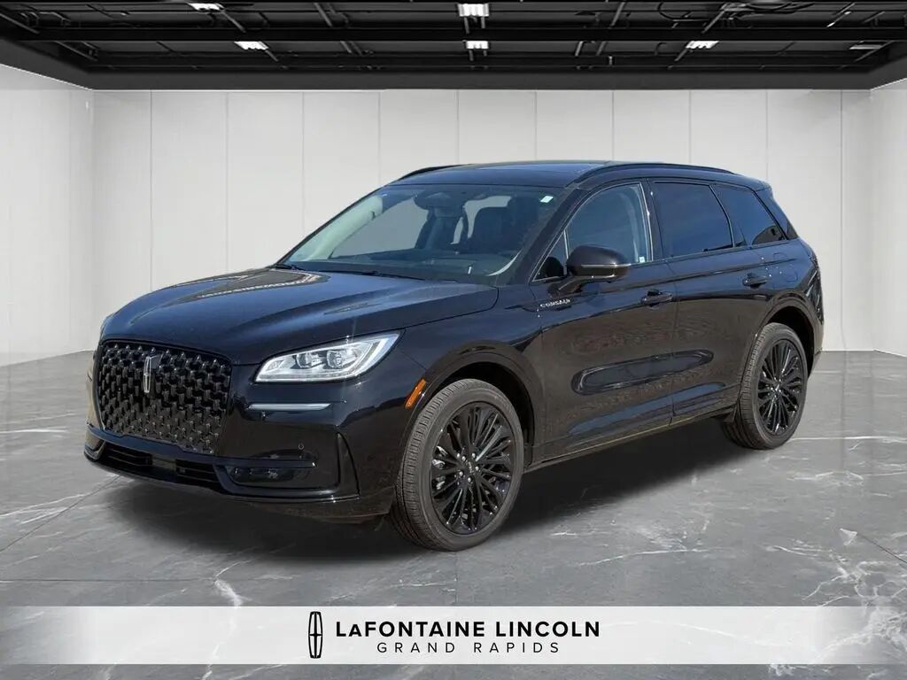 2025 Lincoln Corsair Reserve — photo 1 of 13