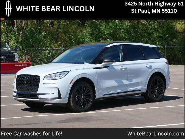 2025 Lincoln Corsair Reserve — photo 1 of 39