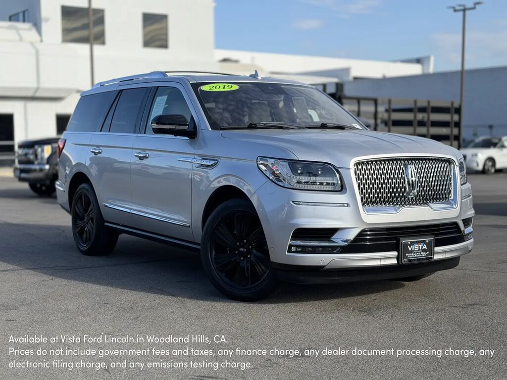 2019 Lincoln Navigator Select — photo 1 of 27