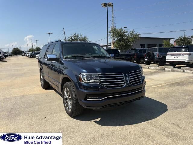 2017 Lincoln Navigator Select