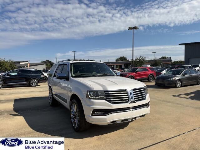 2017 Lincoln Navigator Select