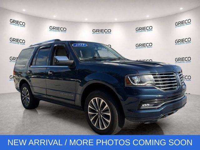 2017 Lincoln Navigator Select — photo 1 of 12