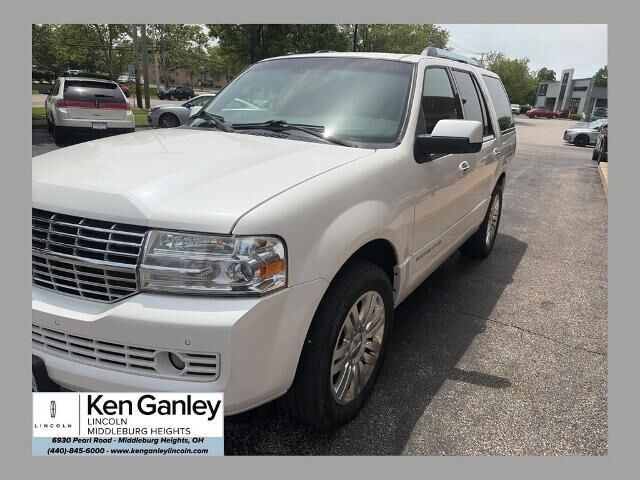 2013 Lincoln Navigator Base — photo 1 of 11