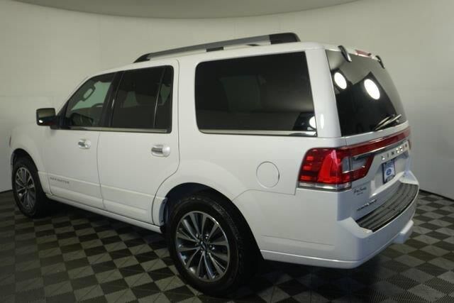 2015 Lincoln Navigator Base