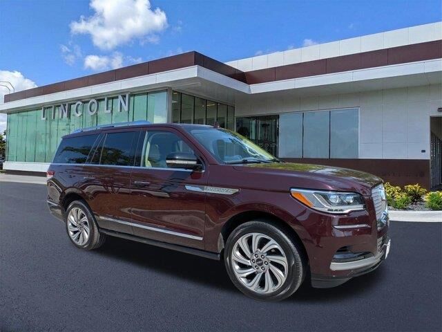 2023 Lincoln Navigator Reserve — photo 1 of 13