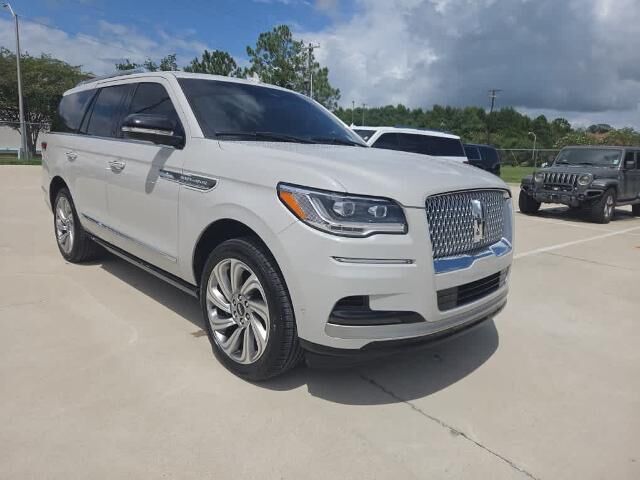 2023 Lincoln Navigator Reserve — photo 1 of 13