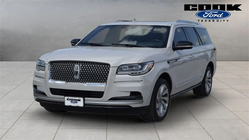 2023 Lincoln Navigator Reserve — photo 1 of 13