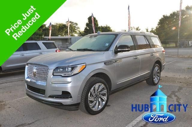 2023 Lincoln Navigator Reserve — photo 1 of 26