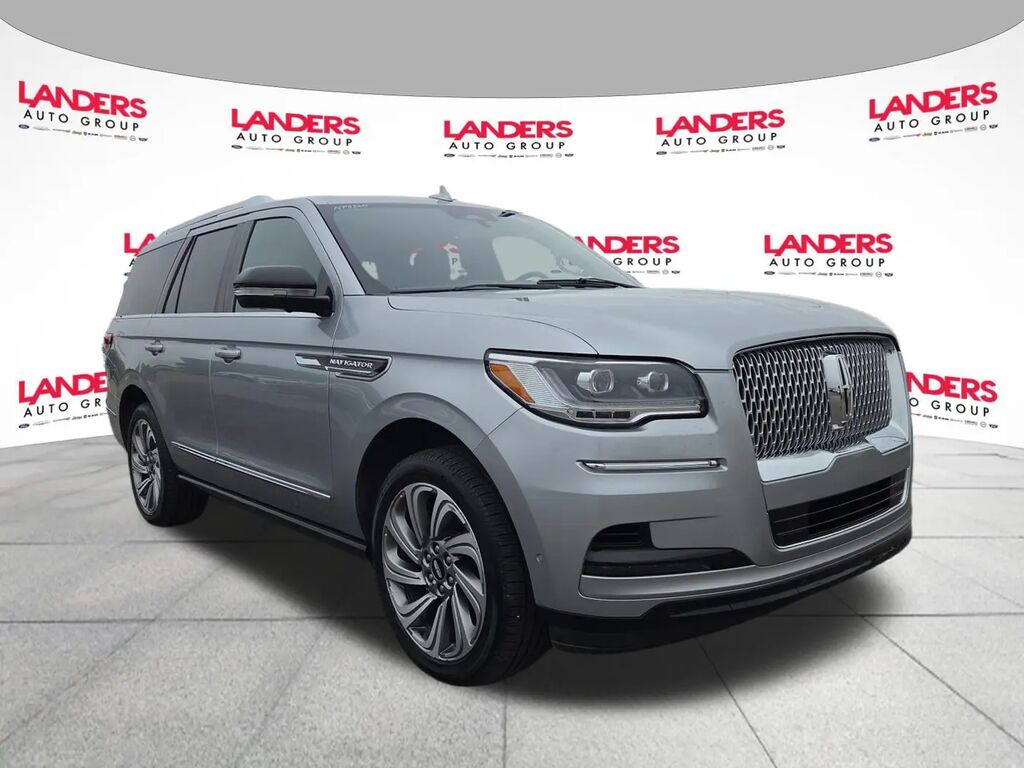 2023 Lincoln Navigator Reserve — photo 1 of 13