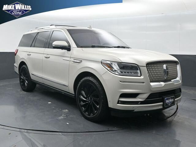 2020 Lincoln Navigator Reserve — photo 1 of 13