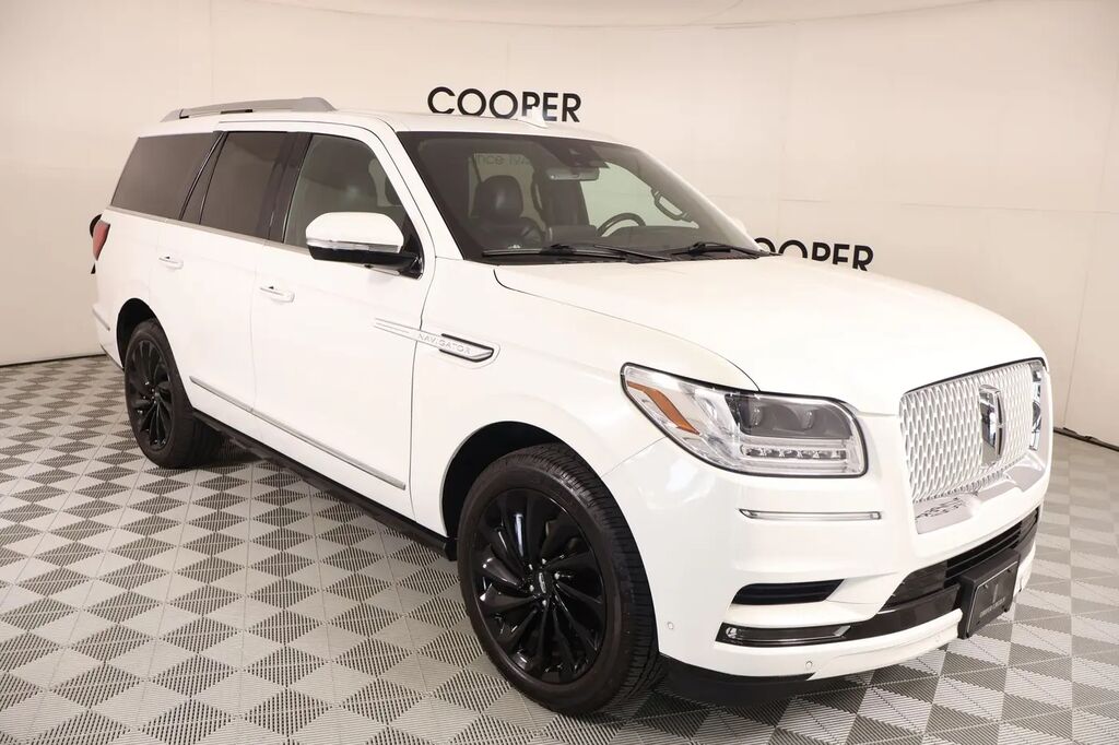 2020 Lincoln Navigator Reserve — photo 1 of 21