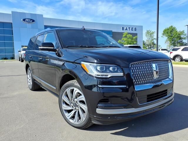 2023 Lincoln Navigator Reserve — photo 1 of 13