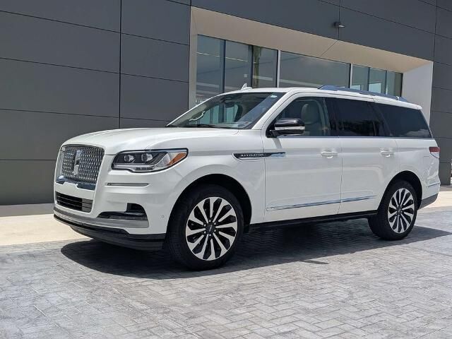 2024 Lincoln Navigator Reserve — photo 1 of 26