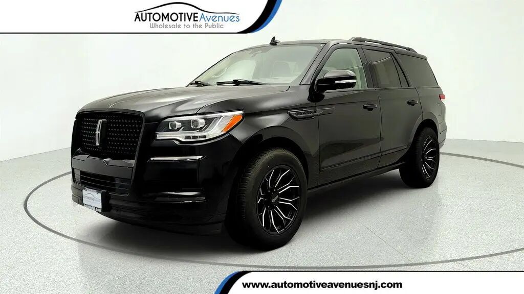 2023 Lincoln Navigator Reserve — photo 1 of 13