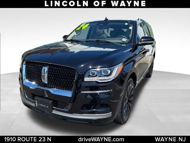 2024 Lincoln Navigator Reserve — photo 1 of 3