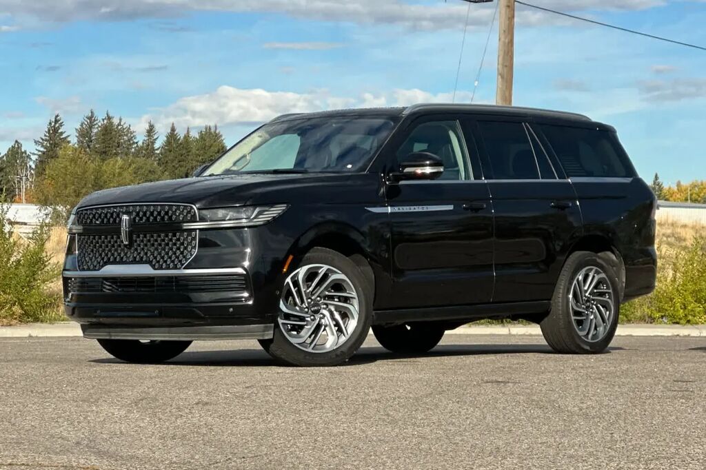 2025 Lincoln Navigator Reserve — photo 1 of 13