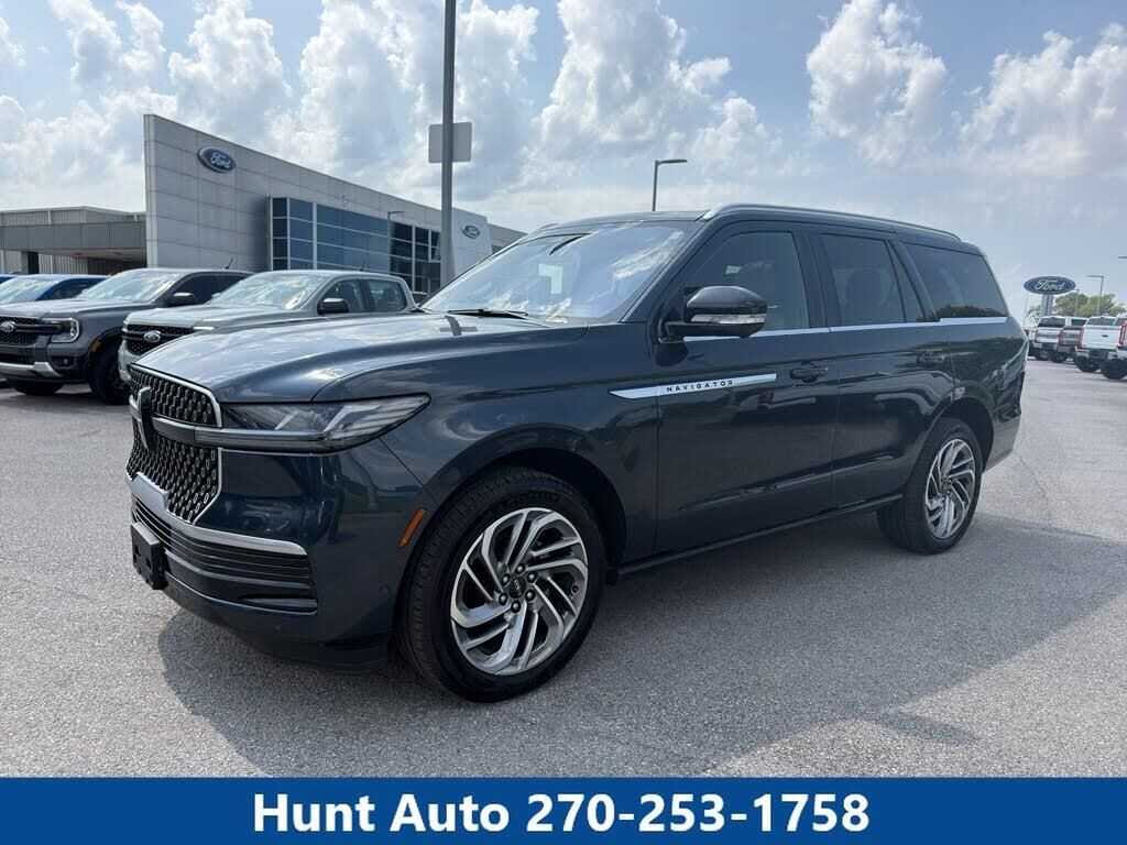 2025 Lincoln Navigator Reserve — photo 1 of 1