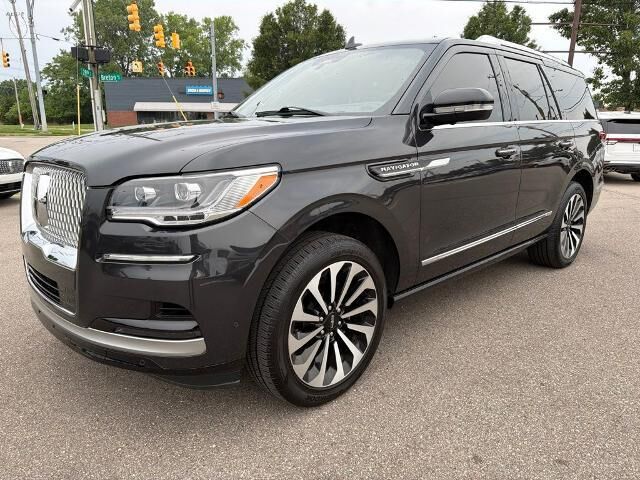 2023 Lincoln Navigator Reserve — photo 1 of 52