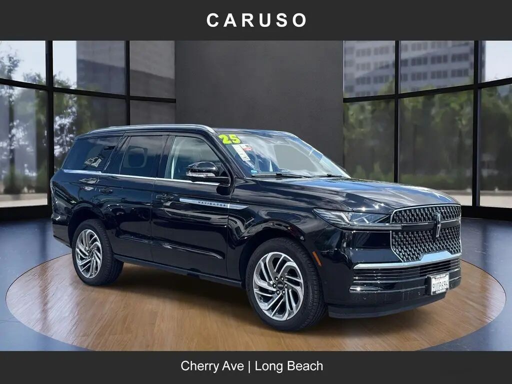 2025 Lincoln Navigator Reserve — photo 1 of 13