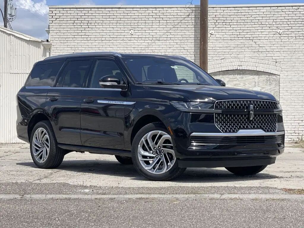 2025 Lincoln Navigator Reserve — photo 1 of 39