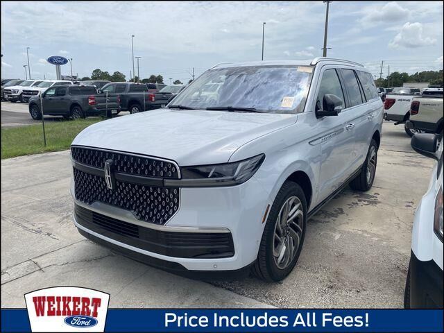 2025 Lincoln Navigator Reserve — photo 1 of 26