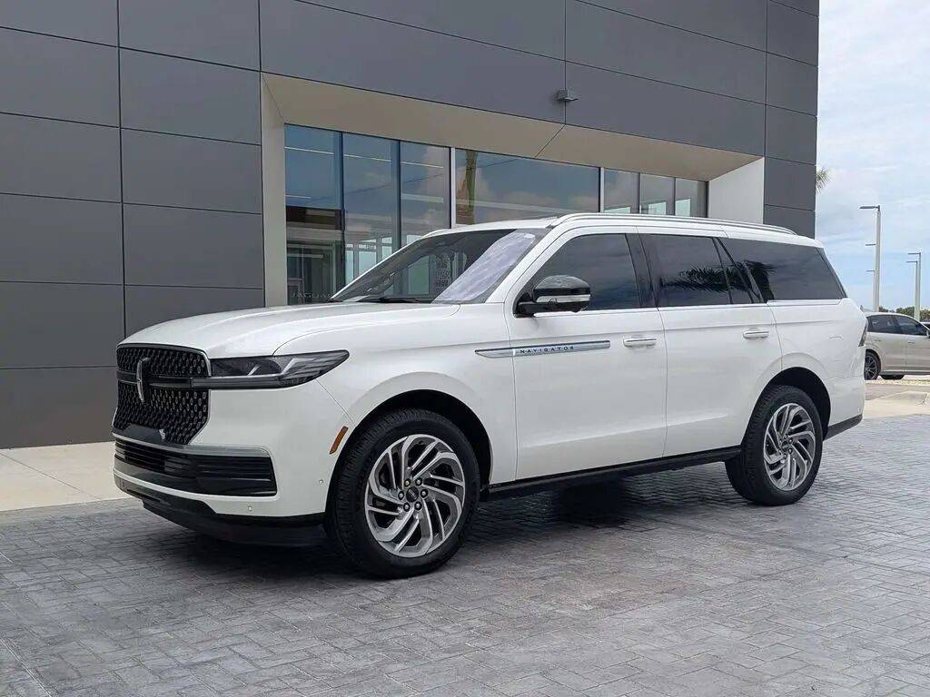 2025 Lincoln Navigator Reserve — photo 1 of 13