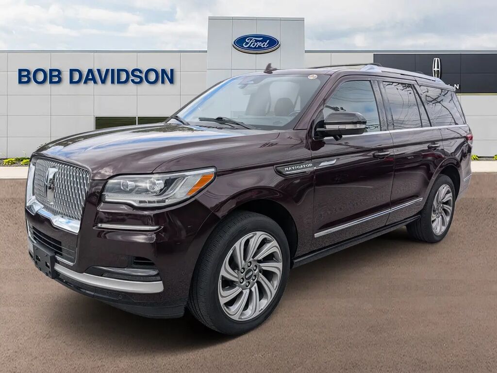 2023 Lincoln Navigator Reserve — photo 1 of 13