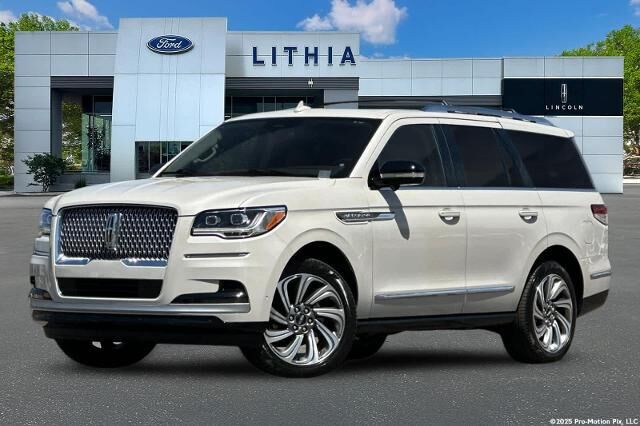 2023 Lincoln Navigator Reserve — photo 1 of 25