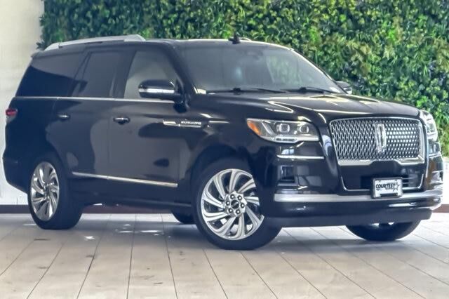 2024 Lincoln Navigator Reserve — photo 1 of 26