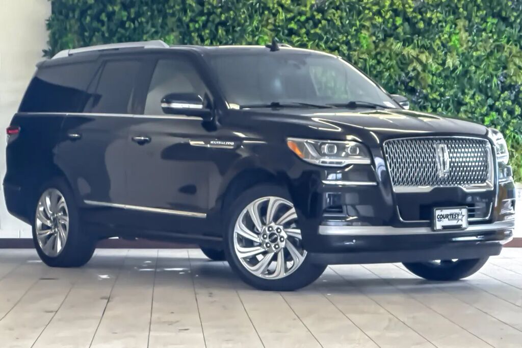 2024 Lincoln Navigator Reserve — photo 1 of 1