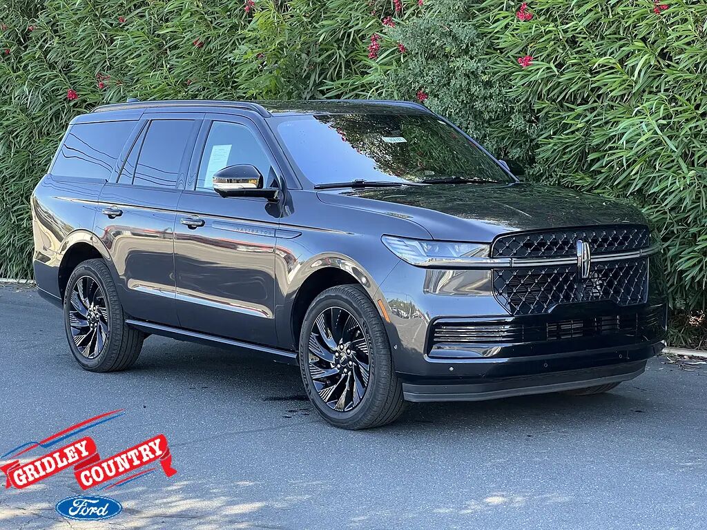 2025 Lincoln Navigator Reserve — photo 1 of 37