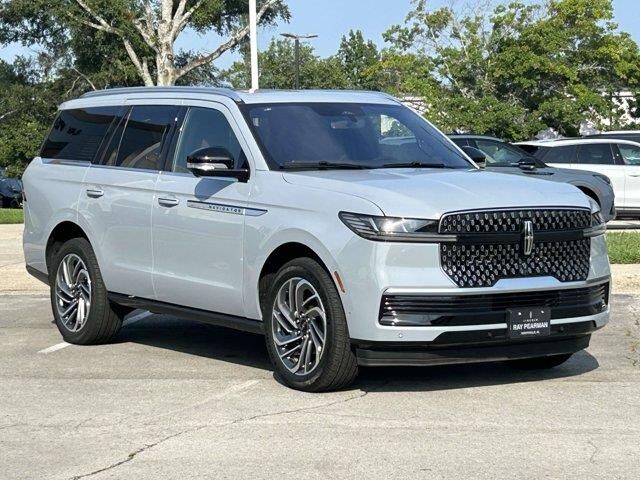2025 Lincoln Navigator Reserve — photo 1 of 13