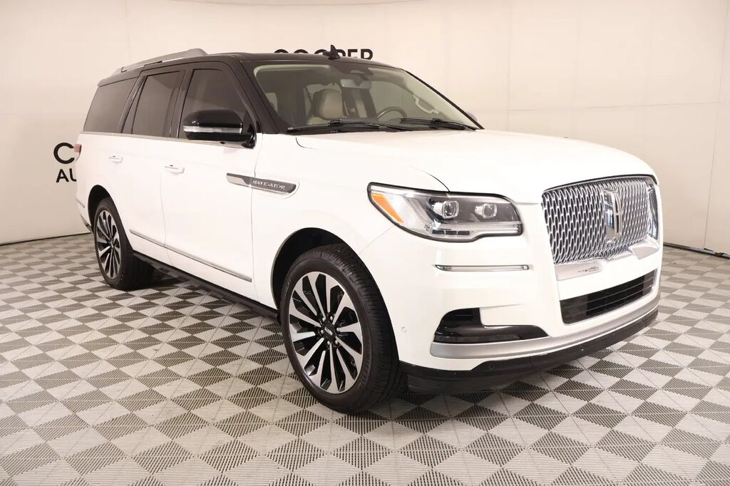 2023 Lincoln Navigator Reserve — photo 1 of 13